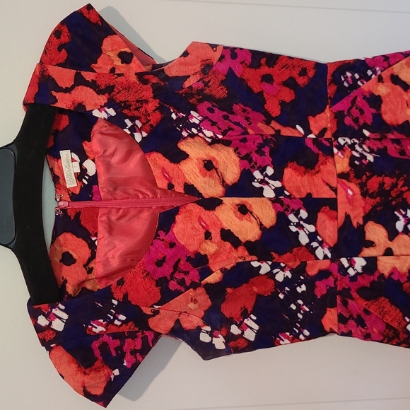 Beautiful Floral Dress - Picture 2 of 7